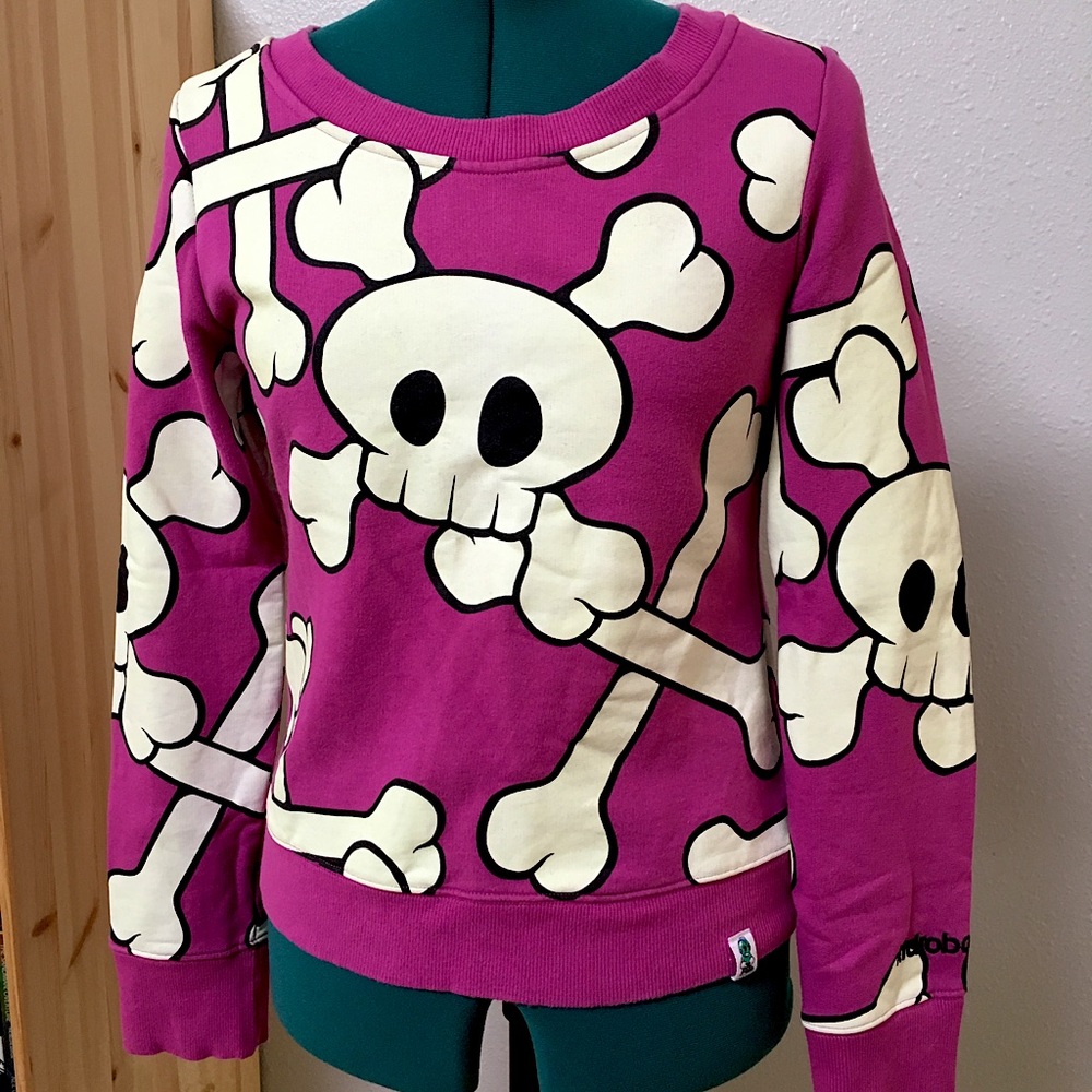 LTD ED KidRobot GLOW-in-the-DARK Skull Sweater